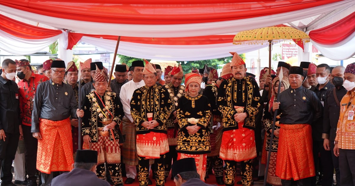 LAM Anugerahkan Gelar Adat Melayu Jambi Kepada Mendagri dan Jaksa Agung
